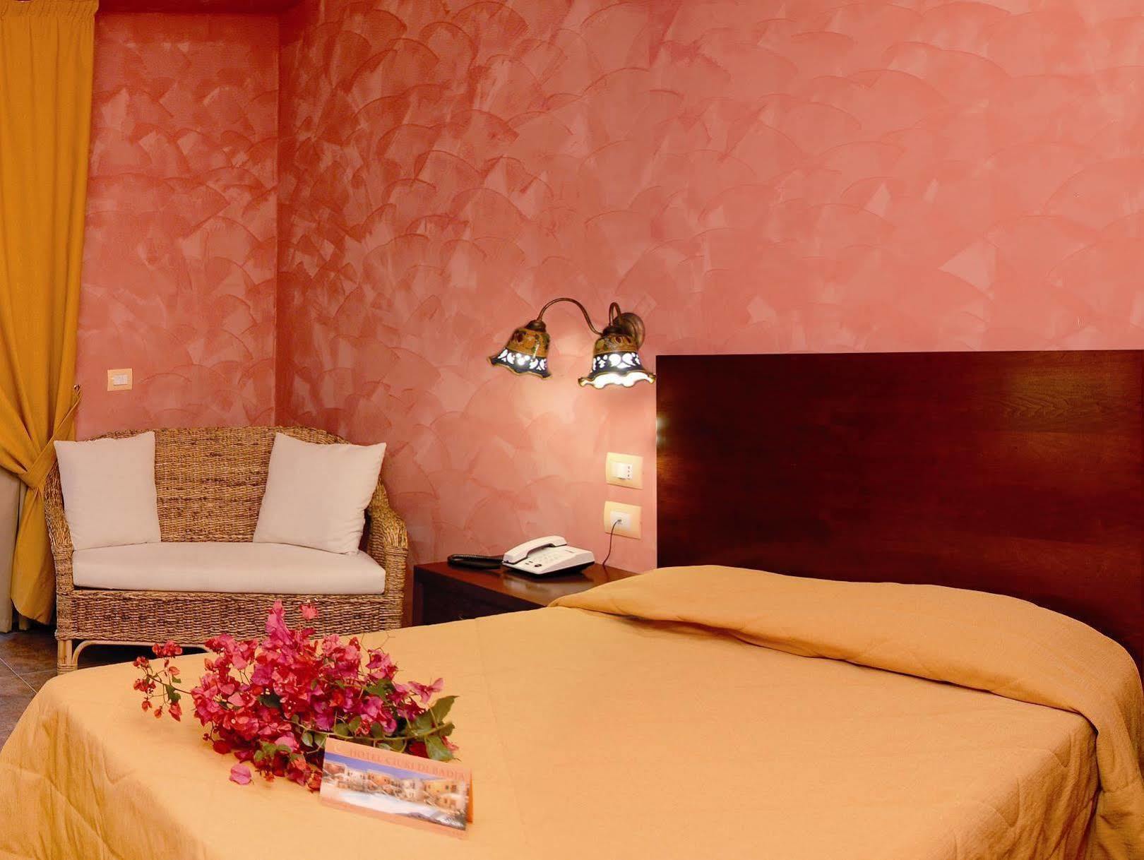 Hotel Ciuri Di Badia ブゼート・パリッツォーロ エクステリア 写真